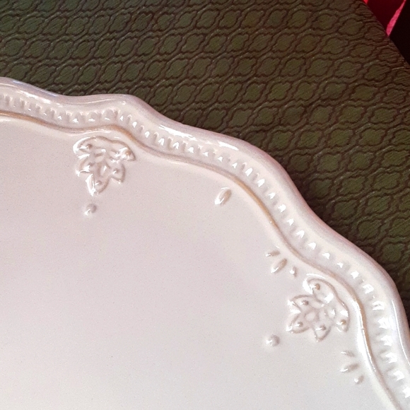 SOLD 4-Pc Plate Set, The Pioneer Woman, Off-White - Picture 3 of 3